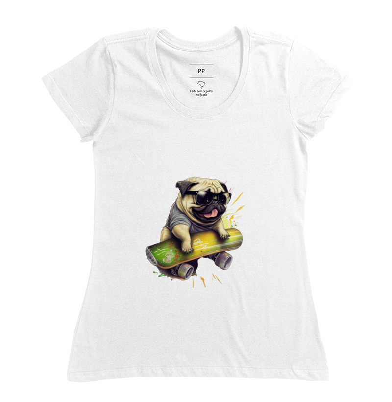 Camiseta feminina com skatista