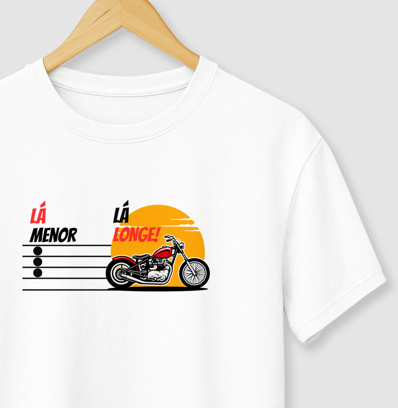 Lá longe! De moto.