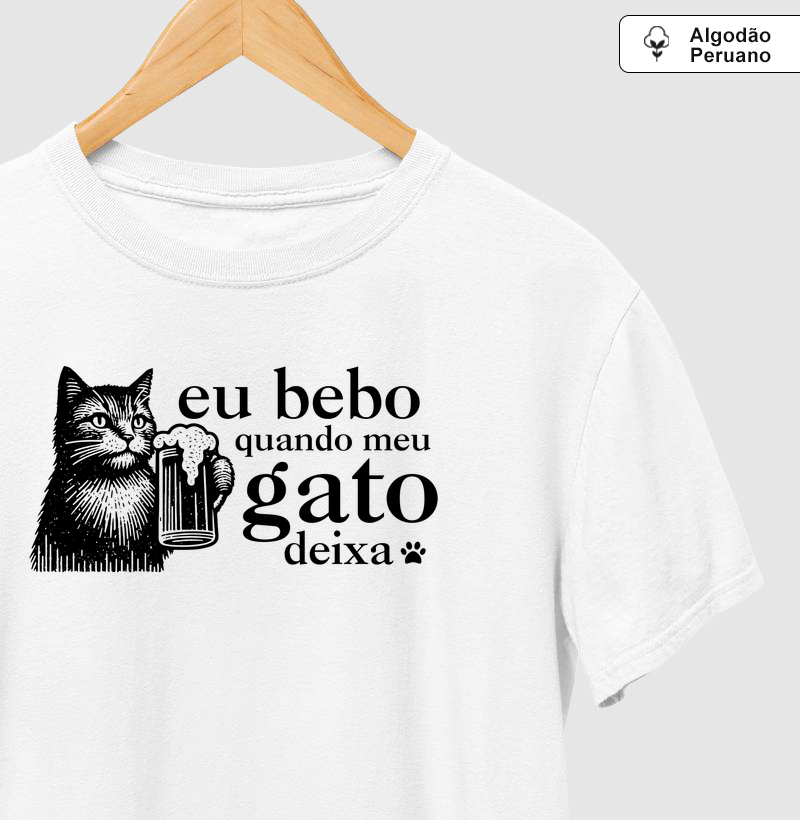 Eu bebo quando meu gato deixa