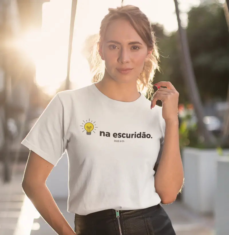 Camiseta Luz na escuridão