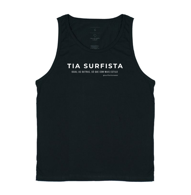 Tia surfista. Igual as outras, mas que com mais estilo.