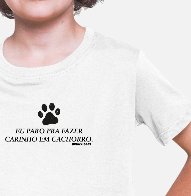 Eu paro pra fazer carinho em cachorro