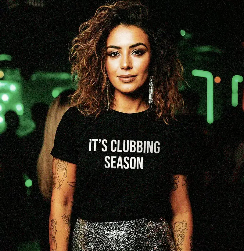 it's clubbing season | camiseta de algodão pima premium