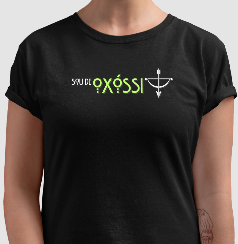 Camiseta Sou de Oxóssi Sombreada Preta Feminina
