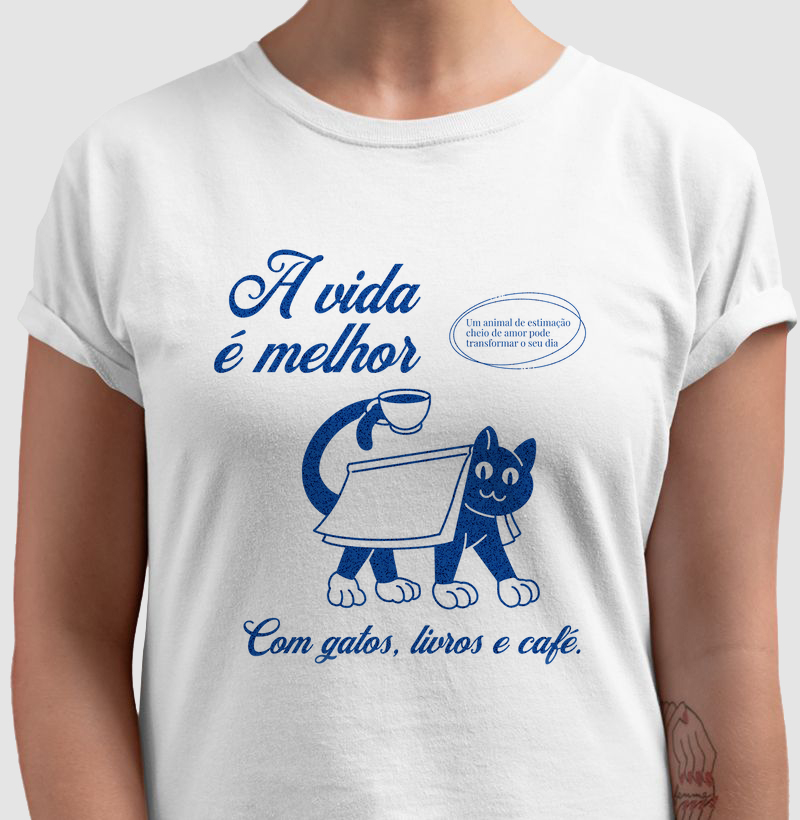 A vida é melhor com gatos, livros e café 