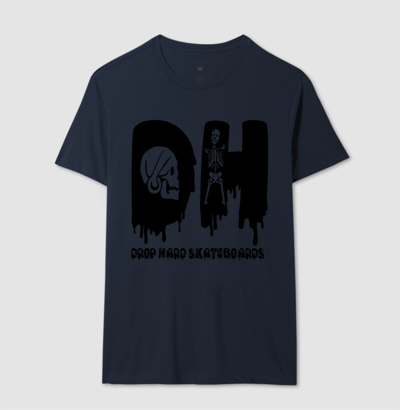 Camiseta basica drop hard skateboards escrita caveiras