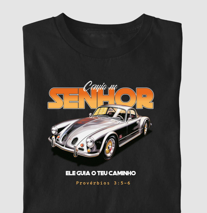 Camiseta Religiosa Confia No Senhor com Estampa de Carro Relíquia