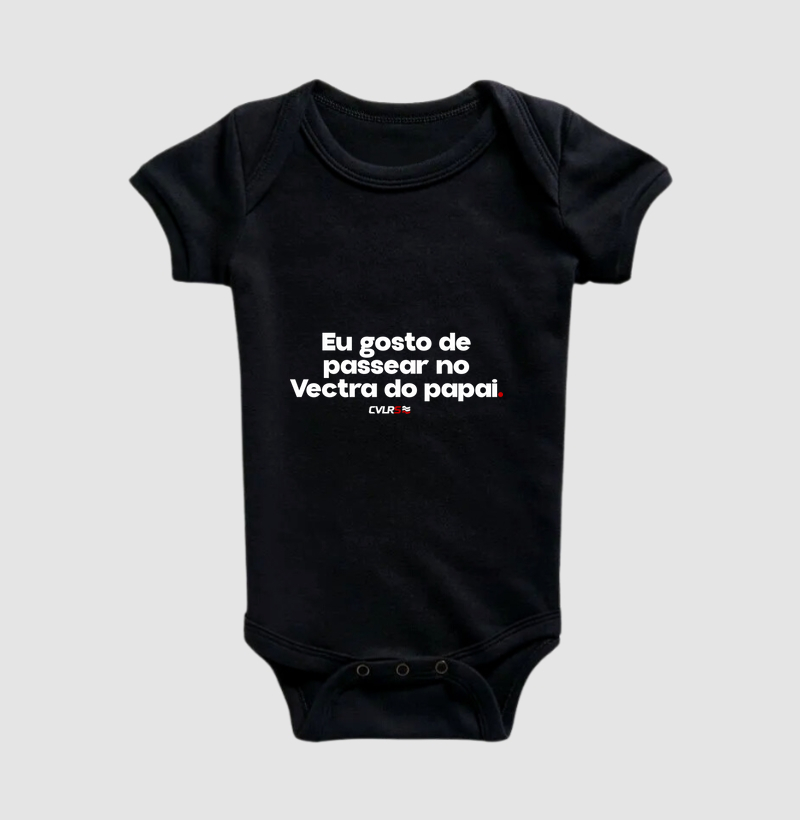 Eu gosto de passear no vectra do papai.