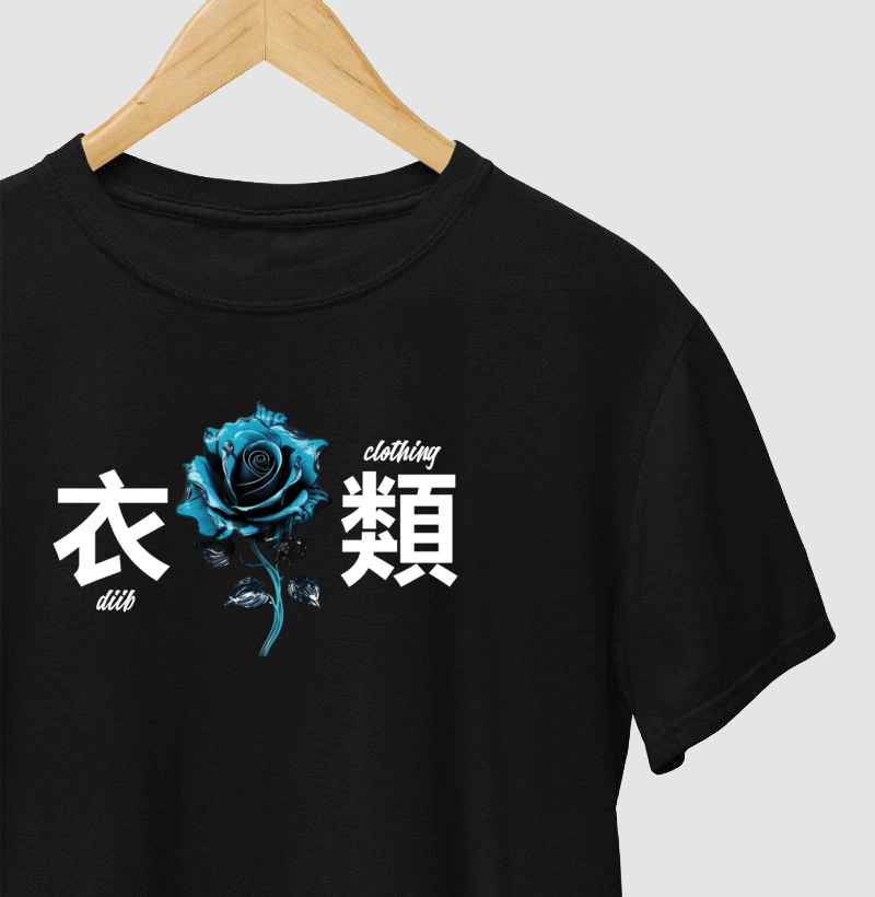 Camiseta diib Clothing - Rosa Azulada com Letras Japonesas