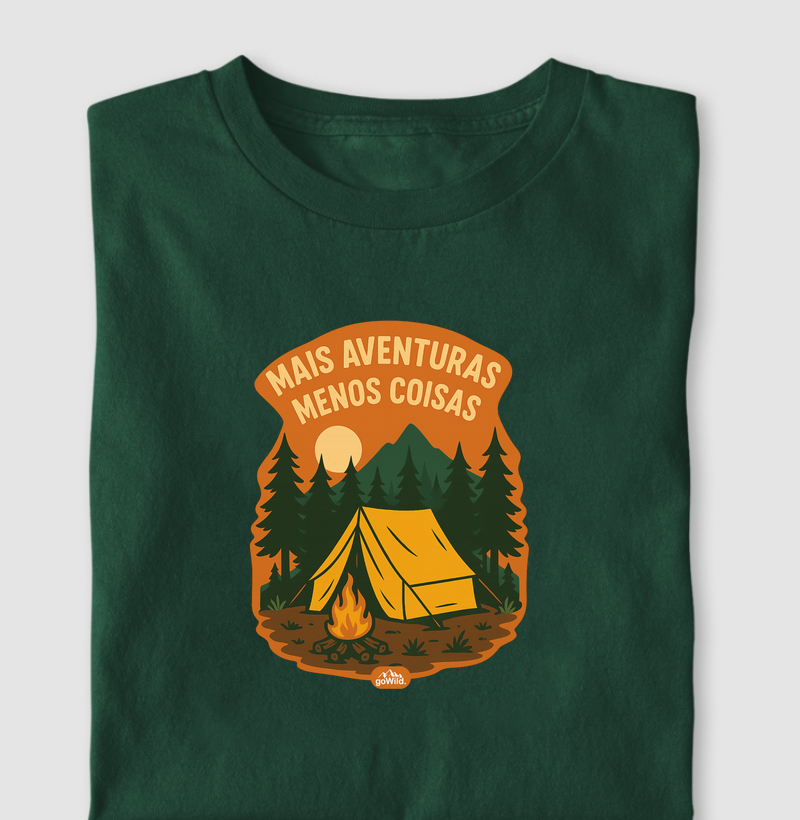 Camiseta "Mais Aventuras, Menos Coisas"