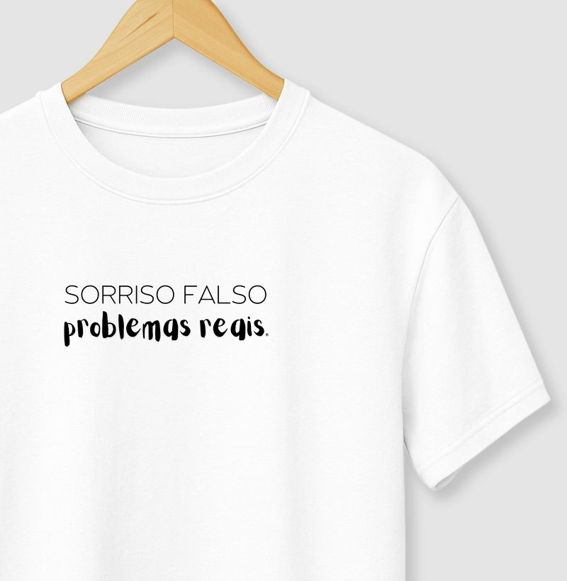 Camiseta Sorriso falso, problemas reais minimalista 