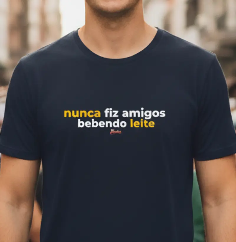 Amigos nunca fiz bebendo leite