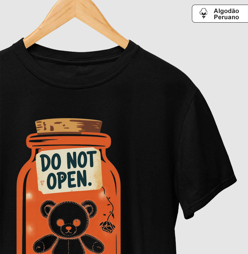 Camiseta "Do Not Open" - Sentimentos Engarrafados