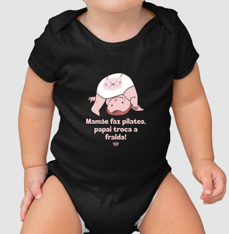 Mamãe faz pilates e papai troca a frauda :)