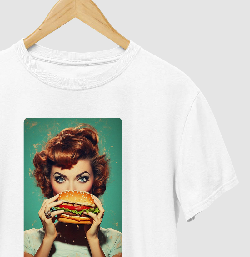 Comendo hamburger