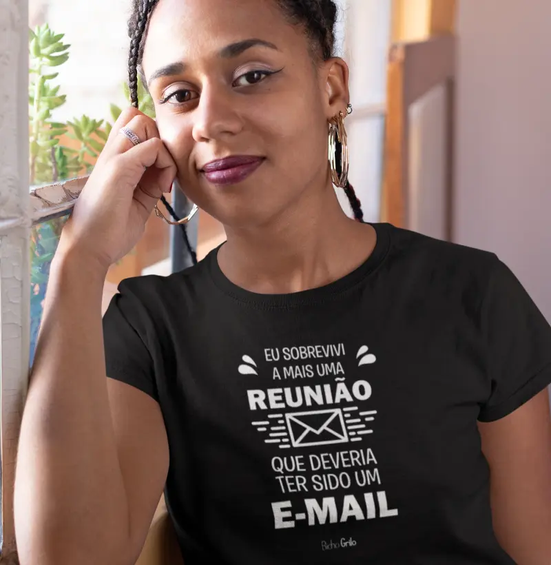 Eu sobrevivi a mais uma reunião que deveria ser um e-mail