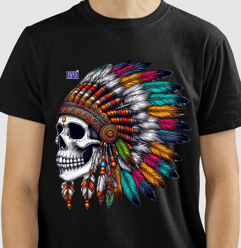 Camiseta com Estampa de Caveira de Índio com Penas