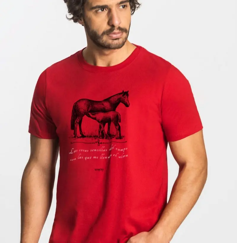 camiseta potro ao pé 
