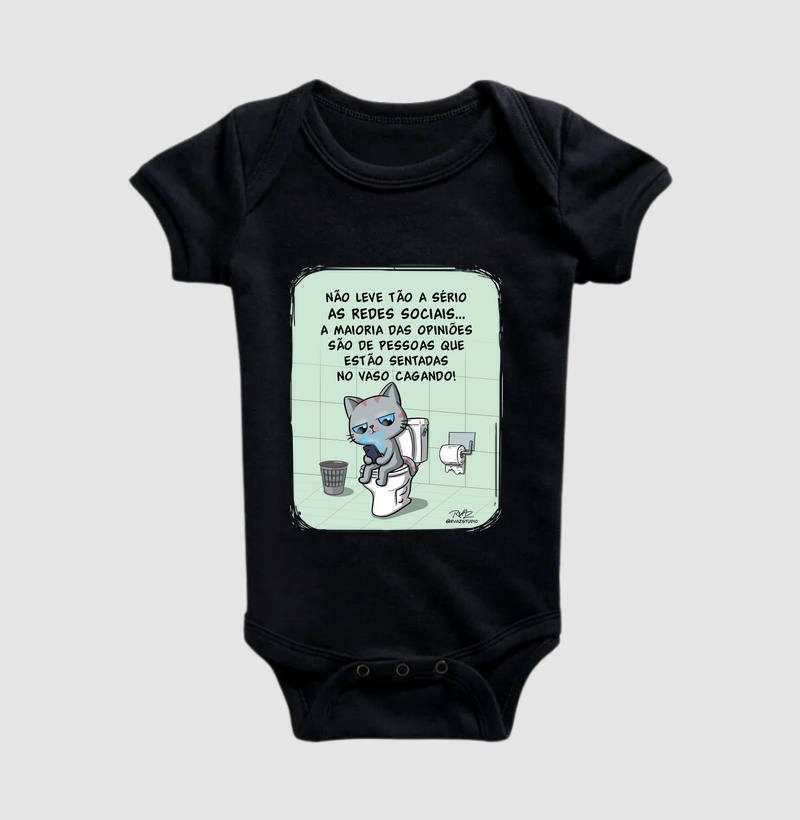 Camiseta Gato Sincero no Vaso
