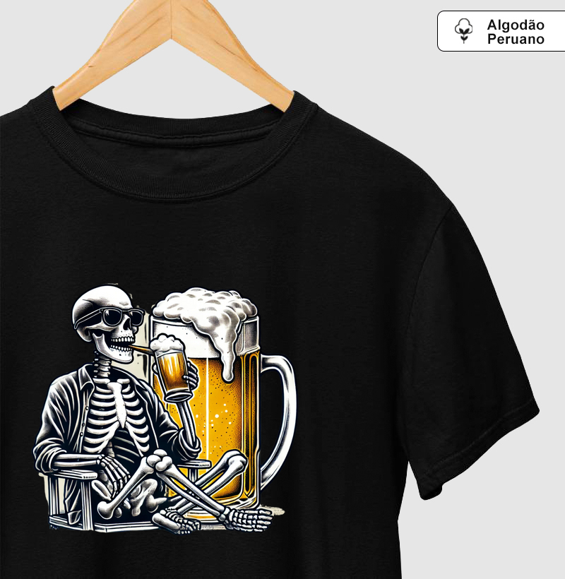 Caveira com cerveja