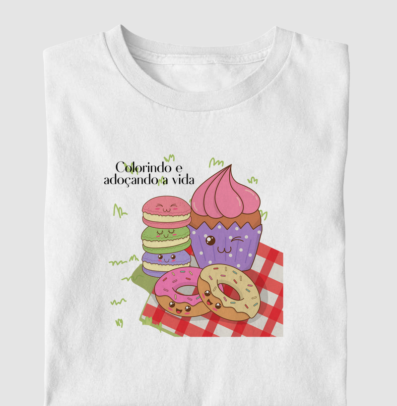 T-shirt colorindo e adoçando a vida