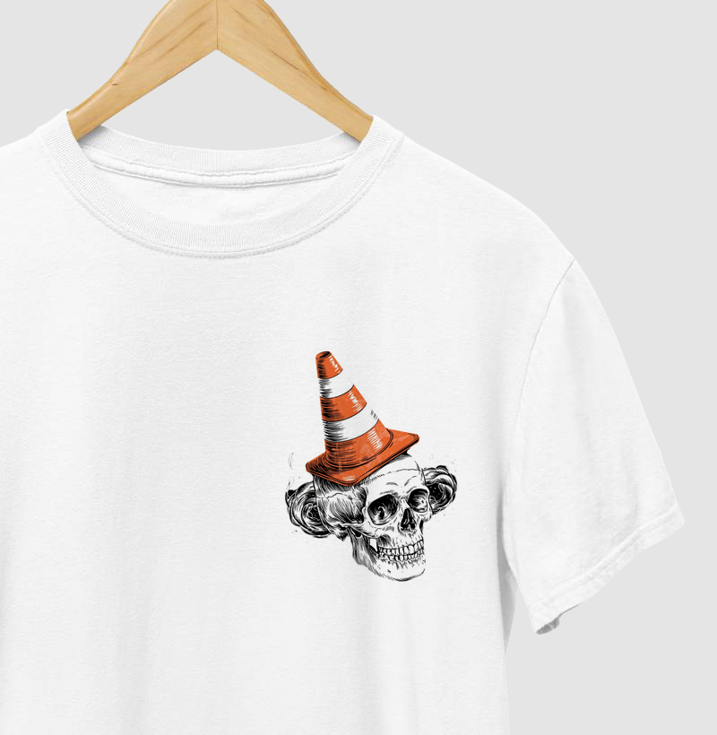 Camiseta "Caveira do Cone" - Estilo Skate