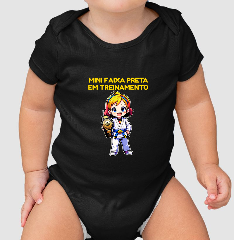 UMA MINI FAIXA PRETA EM TREINAMENTO