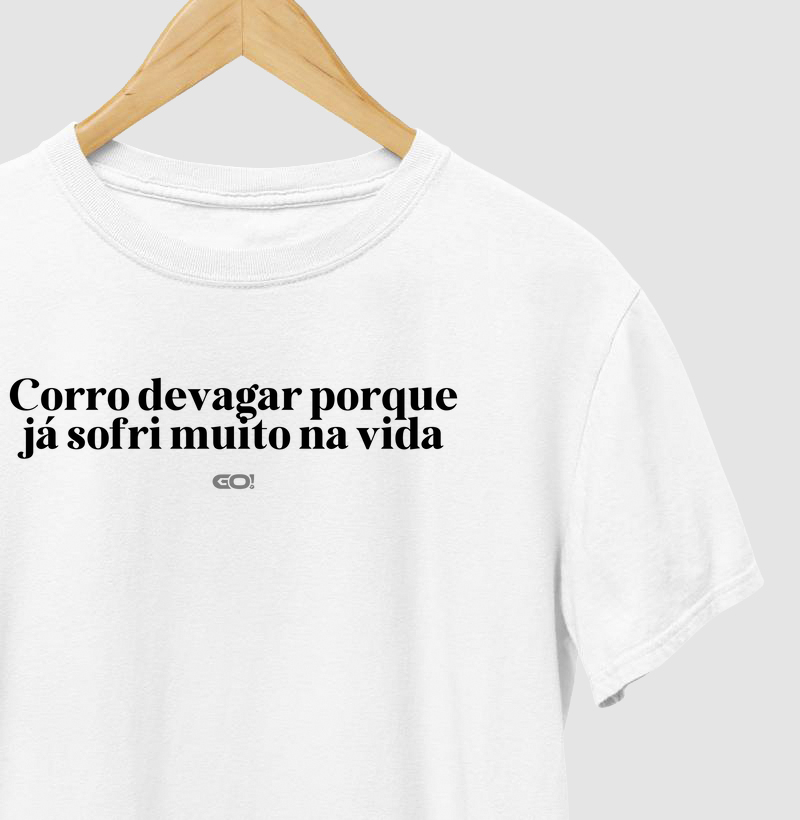 Corro devagar porque já sofri muito