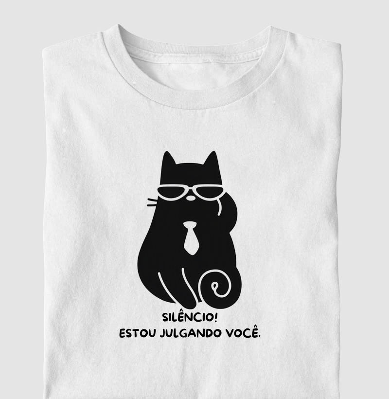 Gato Julgando