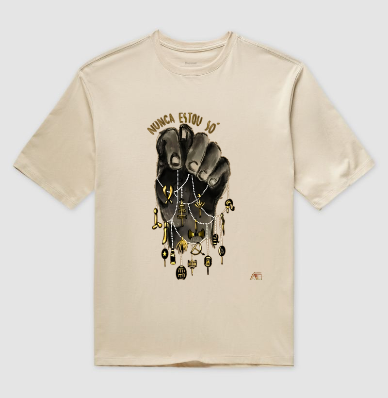 Camiseta Oversize 'Nunca estou só