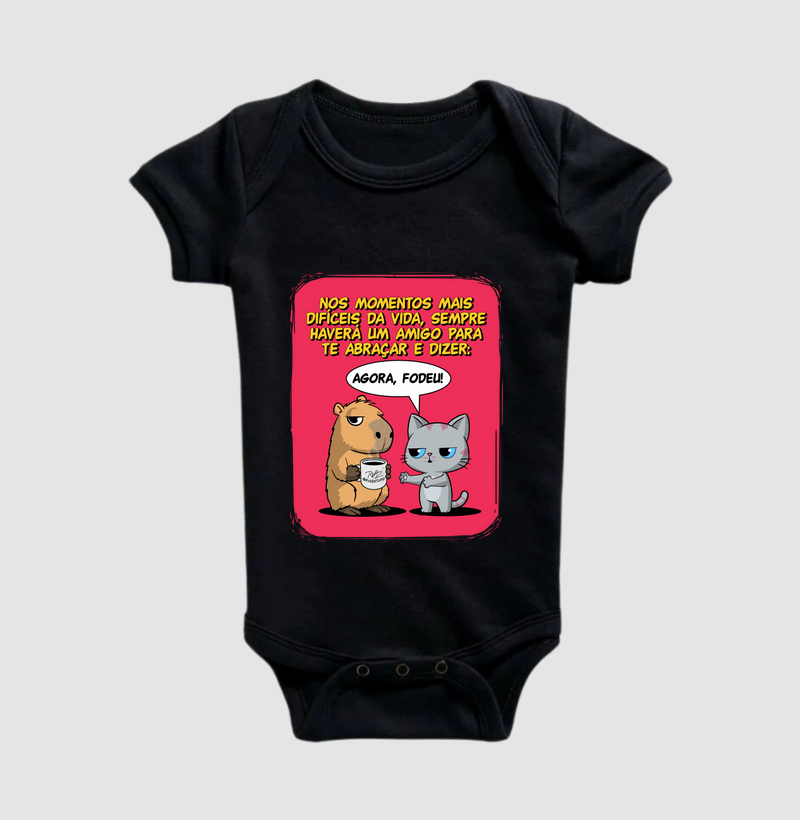 Camiseta Capivara e Gato Amigos
