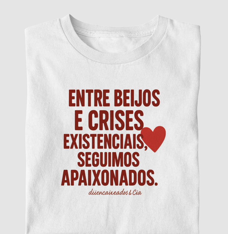 NAMORADOS - Entre beijos e crises existenciais, seguimos apaixonados