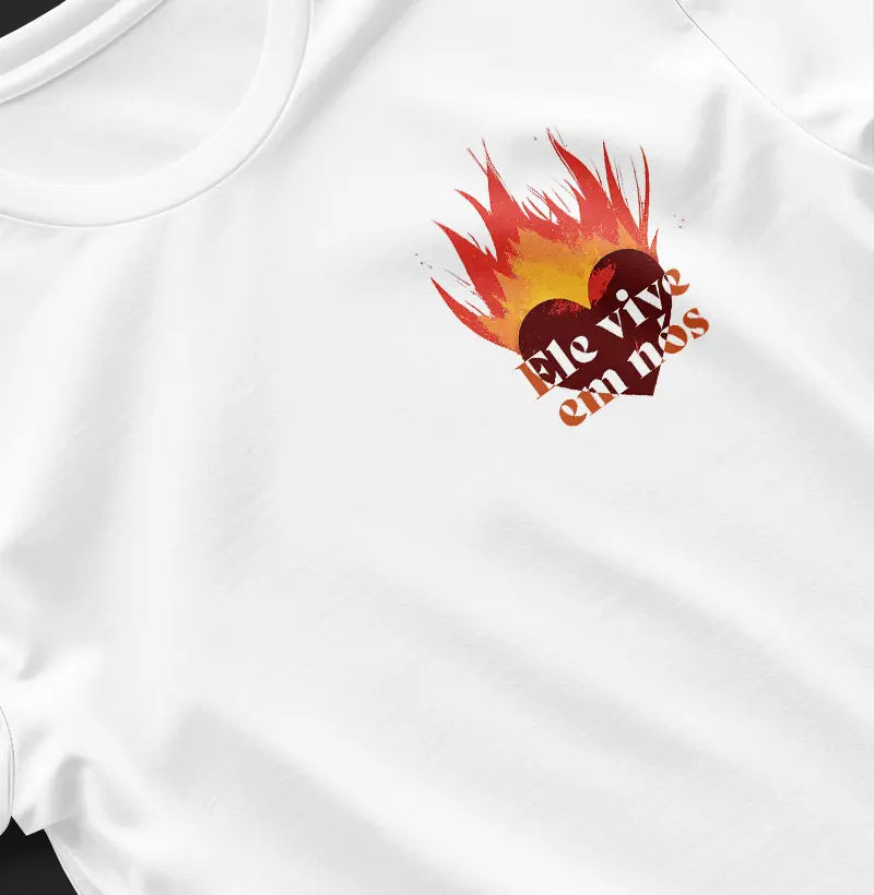 Blusa Ele vive em nós