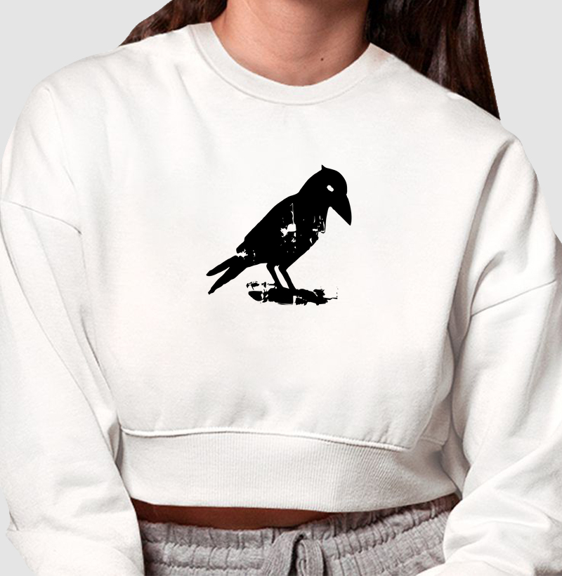 Corvo Minimalista: Moletom Cropped - Estilo e Mistério em Alta Definição