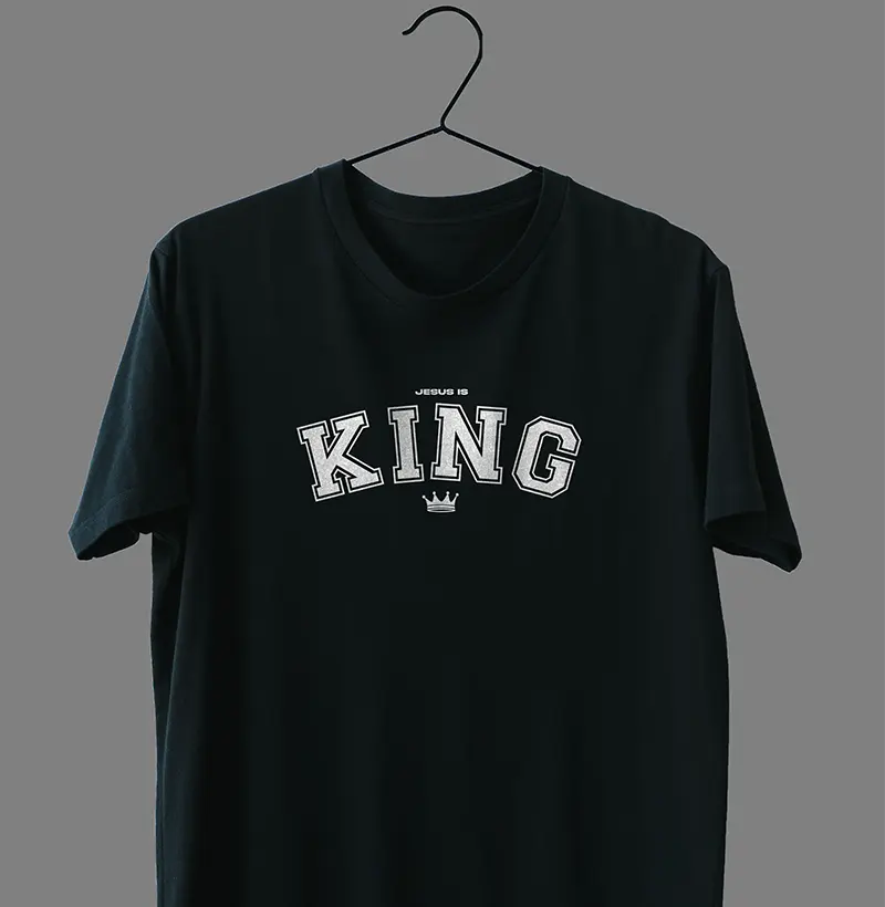 Camiseta Jesus is King