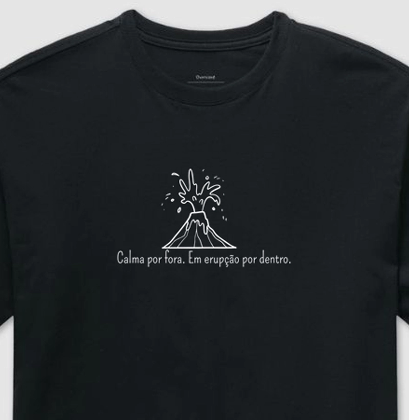 Calma por fora. Em erupção por dentro.