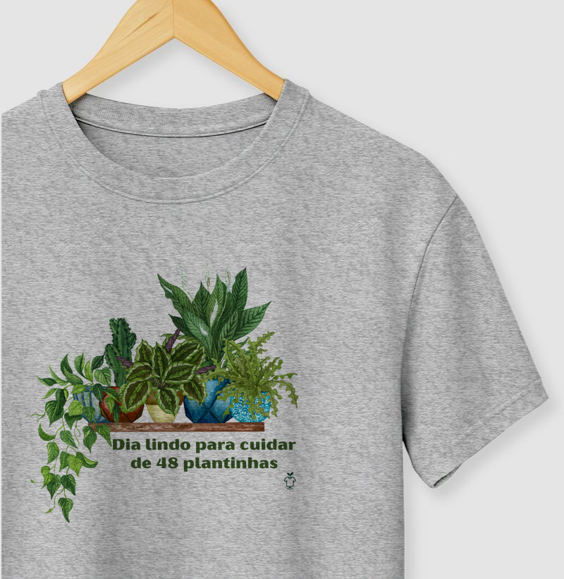 Dia lindo para cuidar de 48 plantinhas