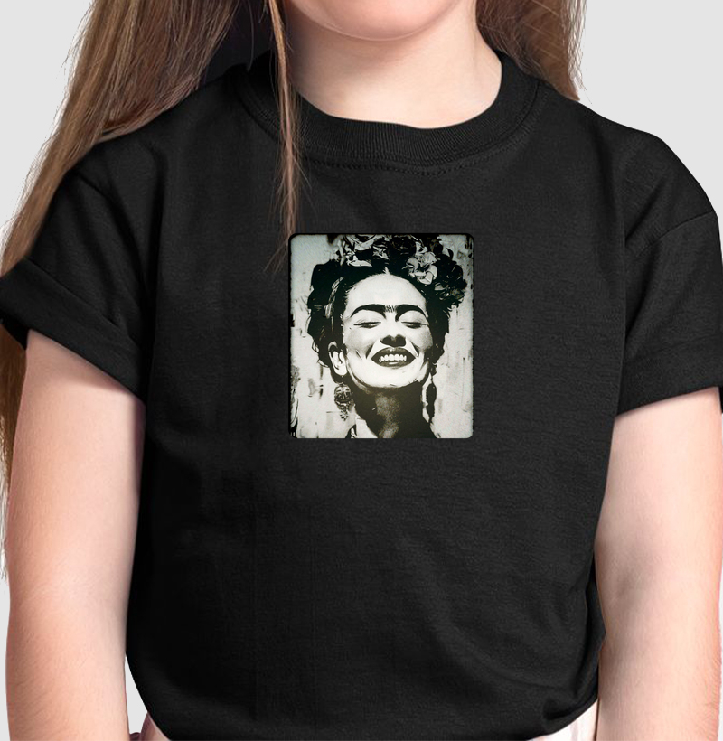 ROSTO DE FRIDA EM PRETO E BRANCO