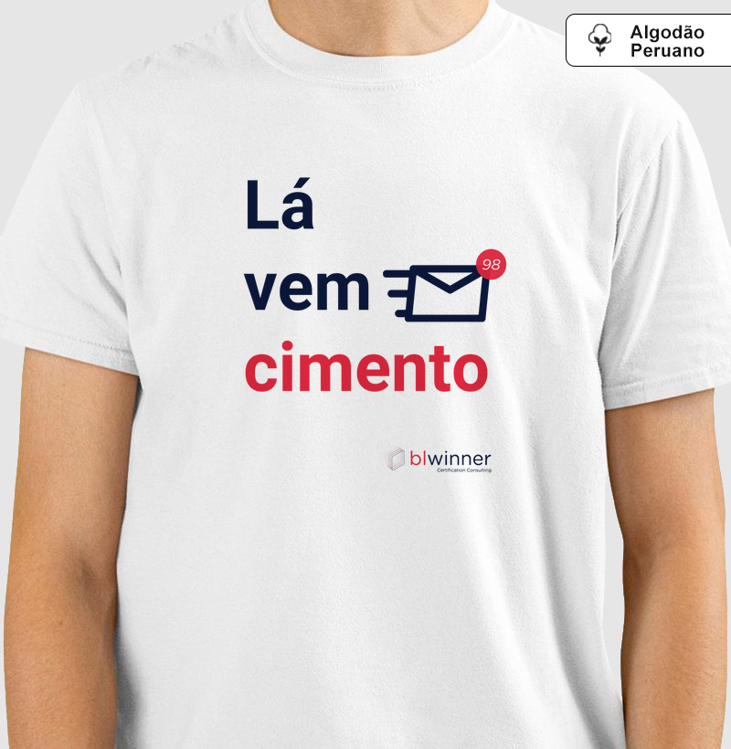 Camiseta Slim Lá vem cimento