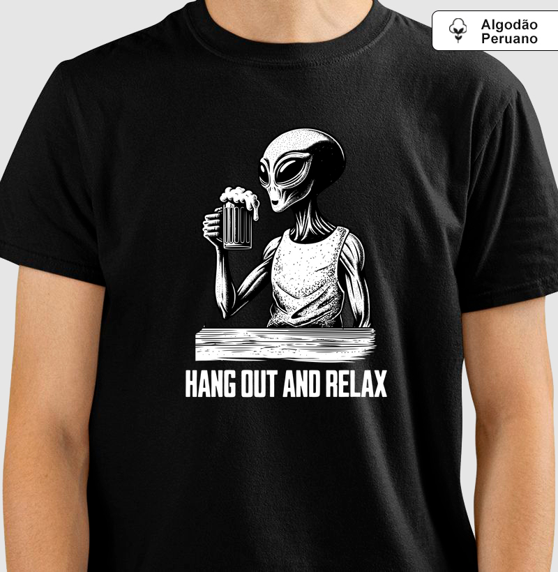 Relax com Estilo: Camiseta em Algodão Peruano - Design Alienígena Único