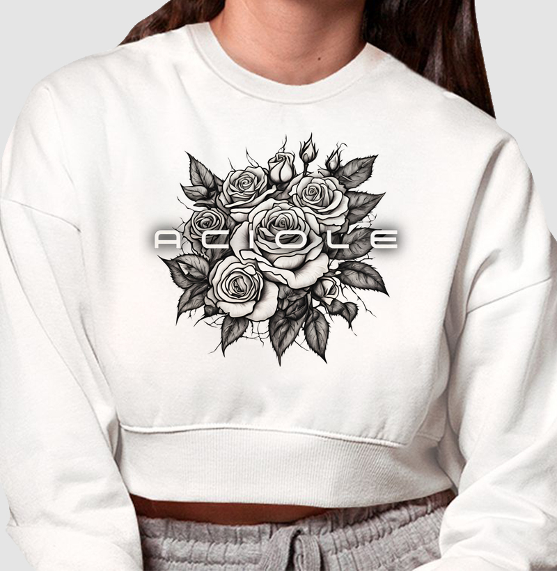 Croped Moleton white roses