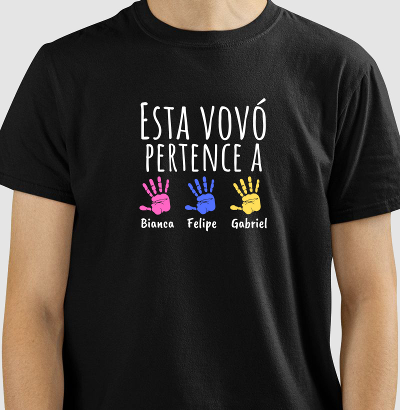 ESTA VOVÓ PERTENCE A  TRÊS NETOS