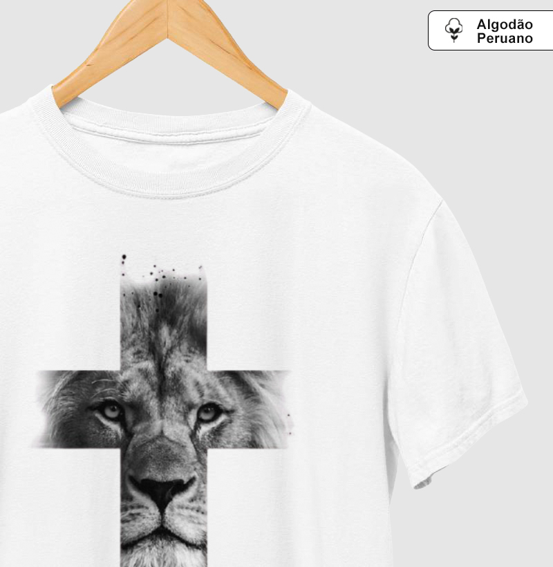 Camiseta Algodão Peruano Leão em Cruz