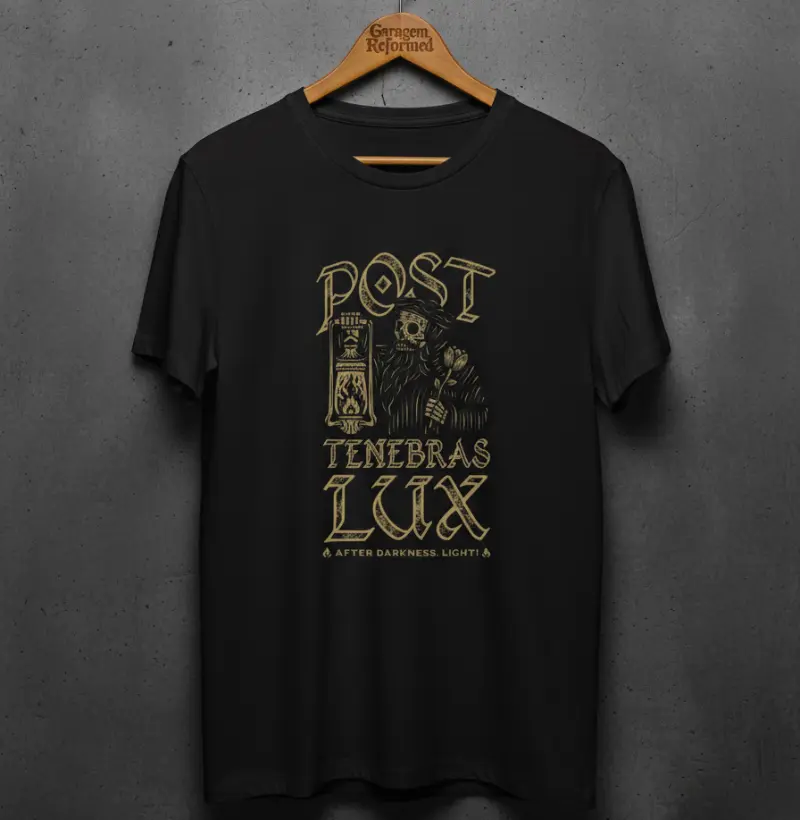 CAMISETA: "POST TENEBRAS LUX"