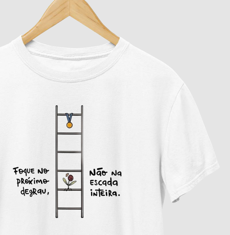 Foco no degrau, não na escada inteira.