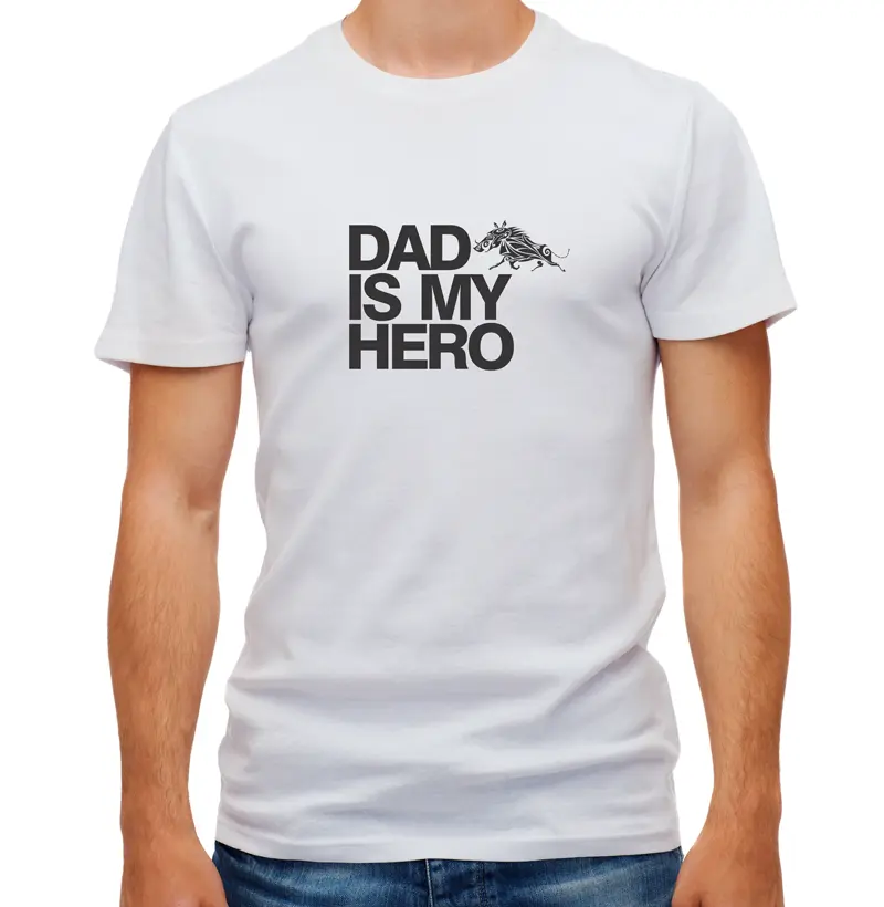 Camiseta branca "Dad is my hero"