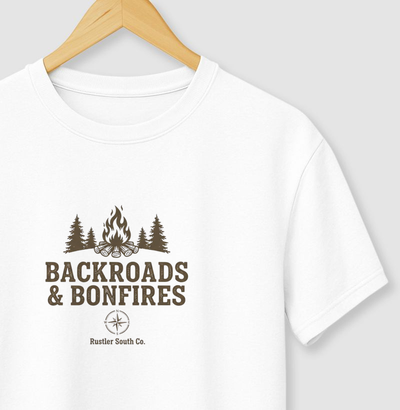 Camiseta Backroads & Bonfires – Vida Country, Estrada de Terra e Fogueira | Rustler South Co.