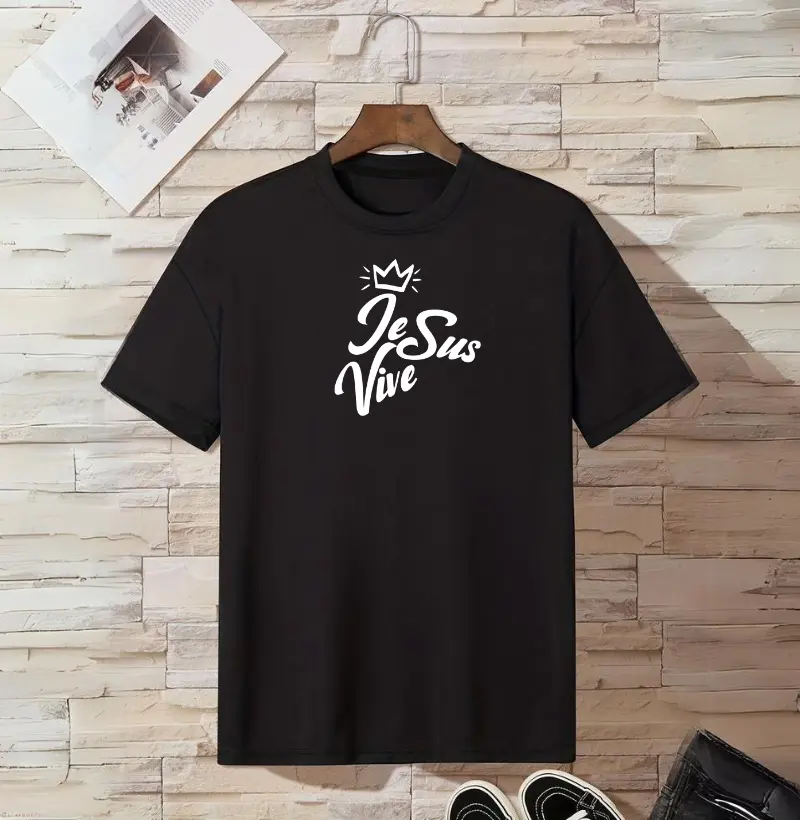 Camiseta Cristã "Jesus Vive"