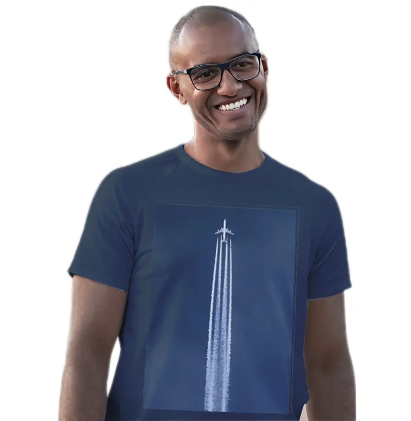 Camiseta Básica Avião Nos Céus 