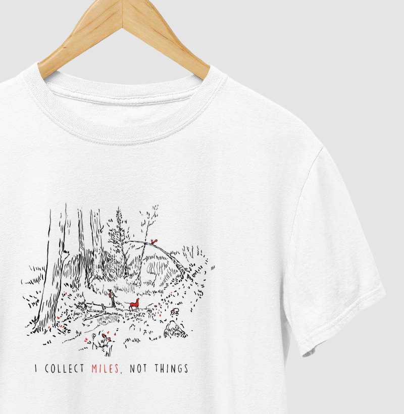 Camiseta Premium Red Dog - I Collect Miles (Natureza e Trilha)